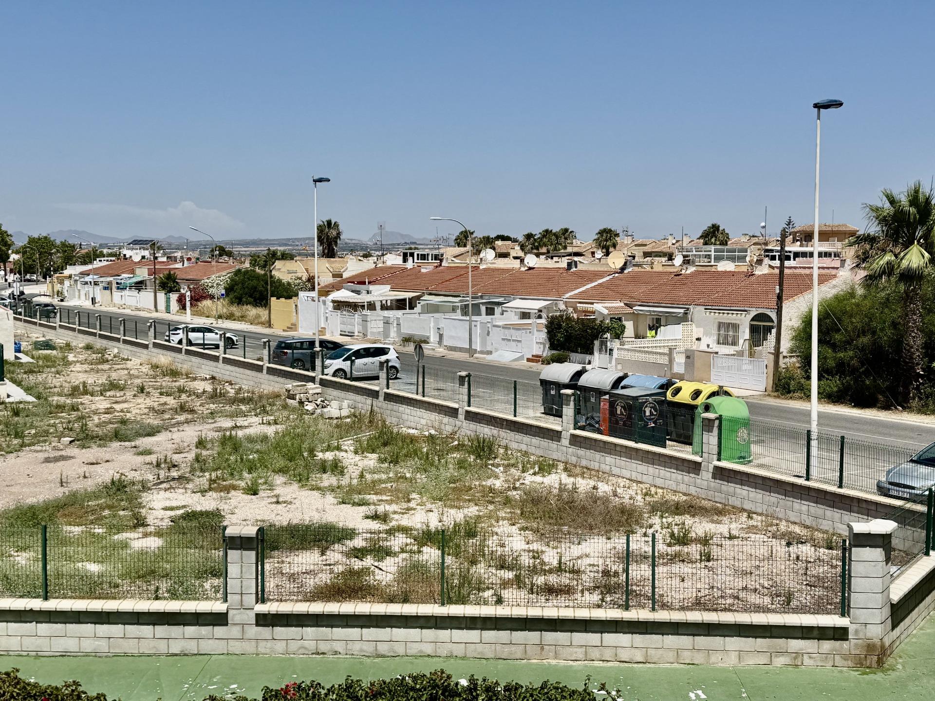 For sale - 2 Bedroom 1 Bathroom Town House in Torrevieja - La Siesta - El Salado - Torreta  - Alicante