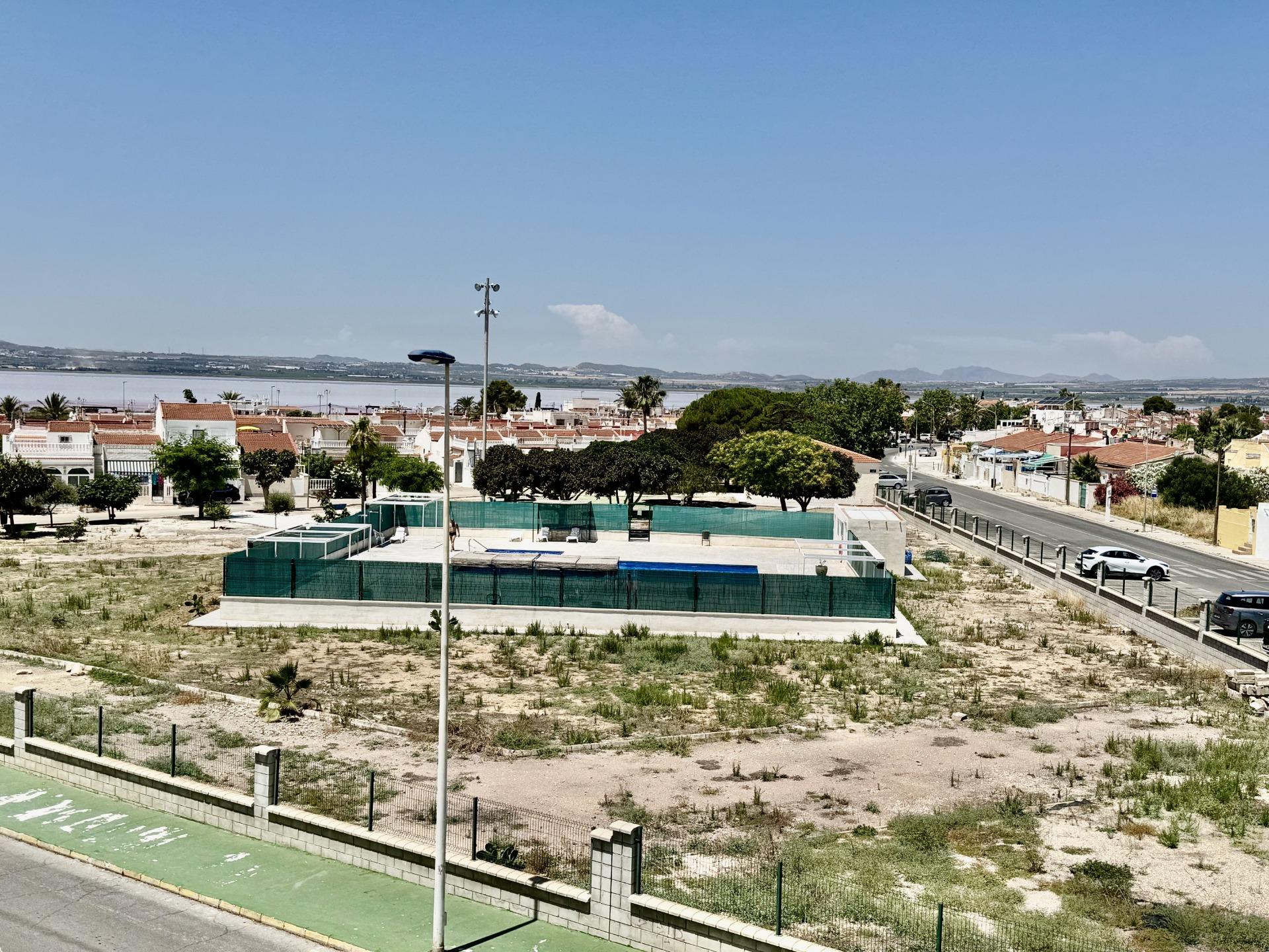 For sale - 2 Bedroom 1 Bathroom Town House in Torrevieja - La Siesta - El Salado - Torreta  - Alicante