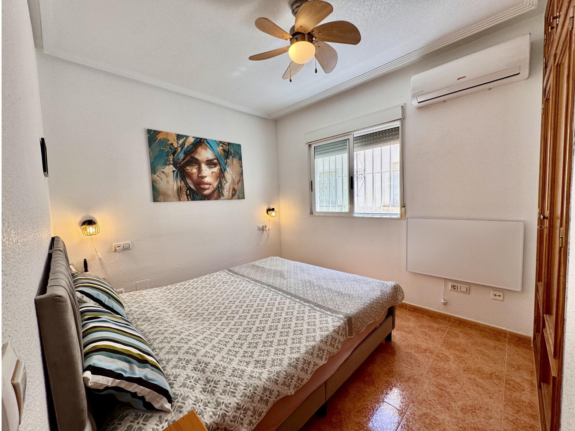 For sale - 2 Bedroom 1 Bathroom Town House in Torrevieja - La Siesta - El Salado - Torreta  - Alicante