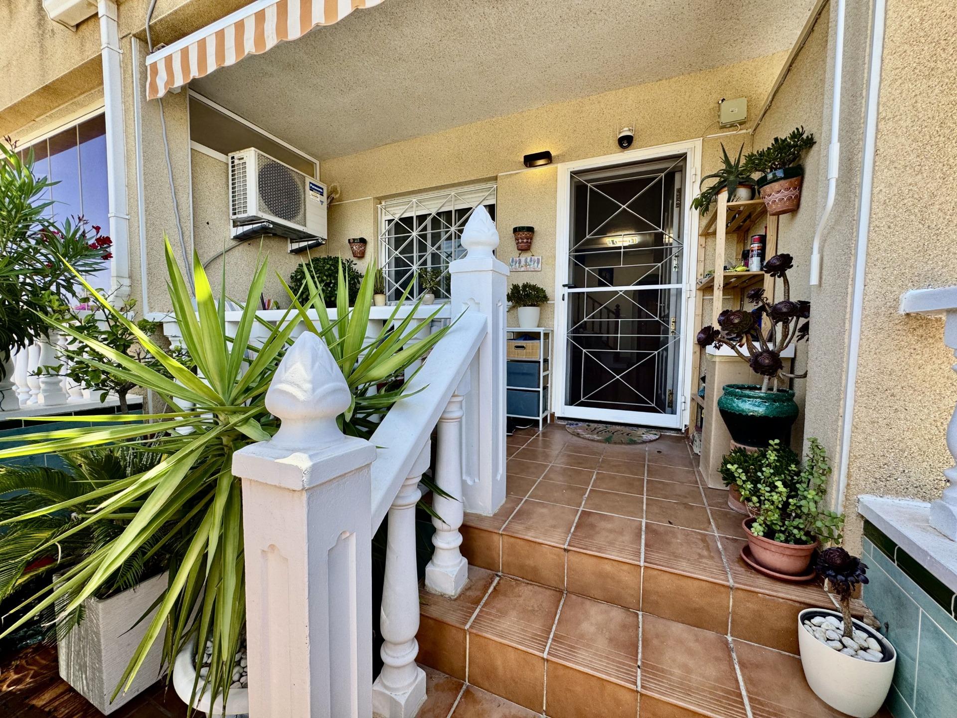 For sale - 2 Bedroom 1 Bathroom Town House in Torrevieja - La Siesta - El Salado - Torreta  - Alicante