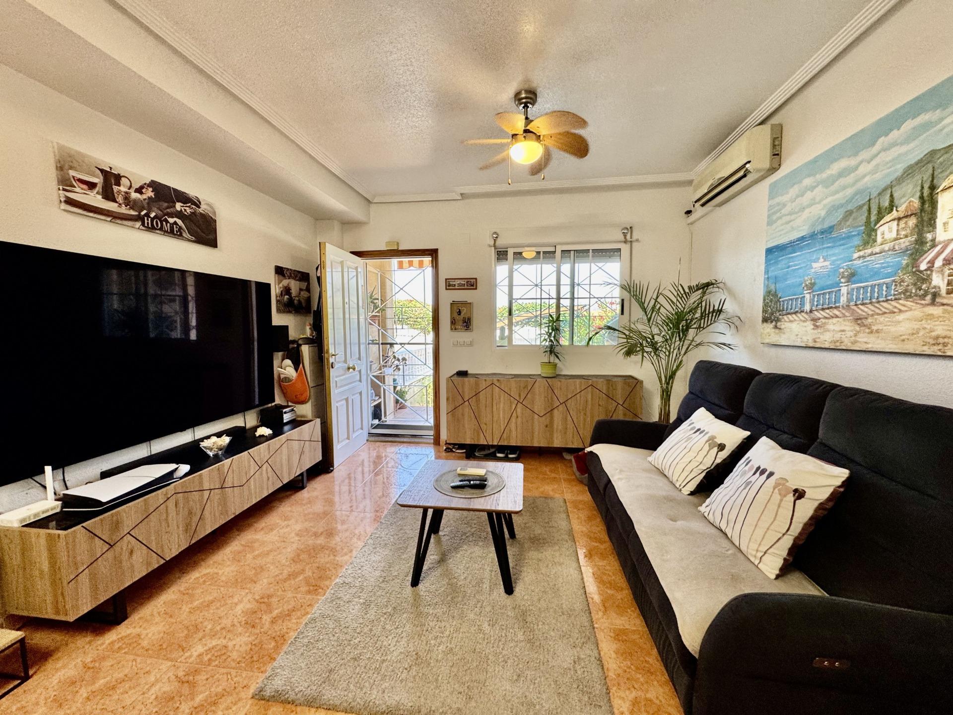 For sale - 2 Bedroom 1 Bathroom Town House in Torrevieja - La Siesta - El Salado - Torreta  - Alicante
