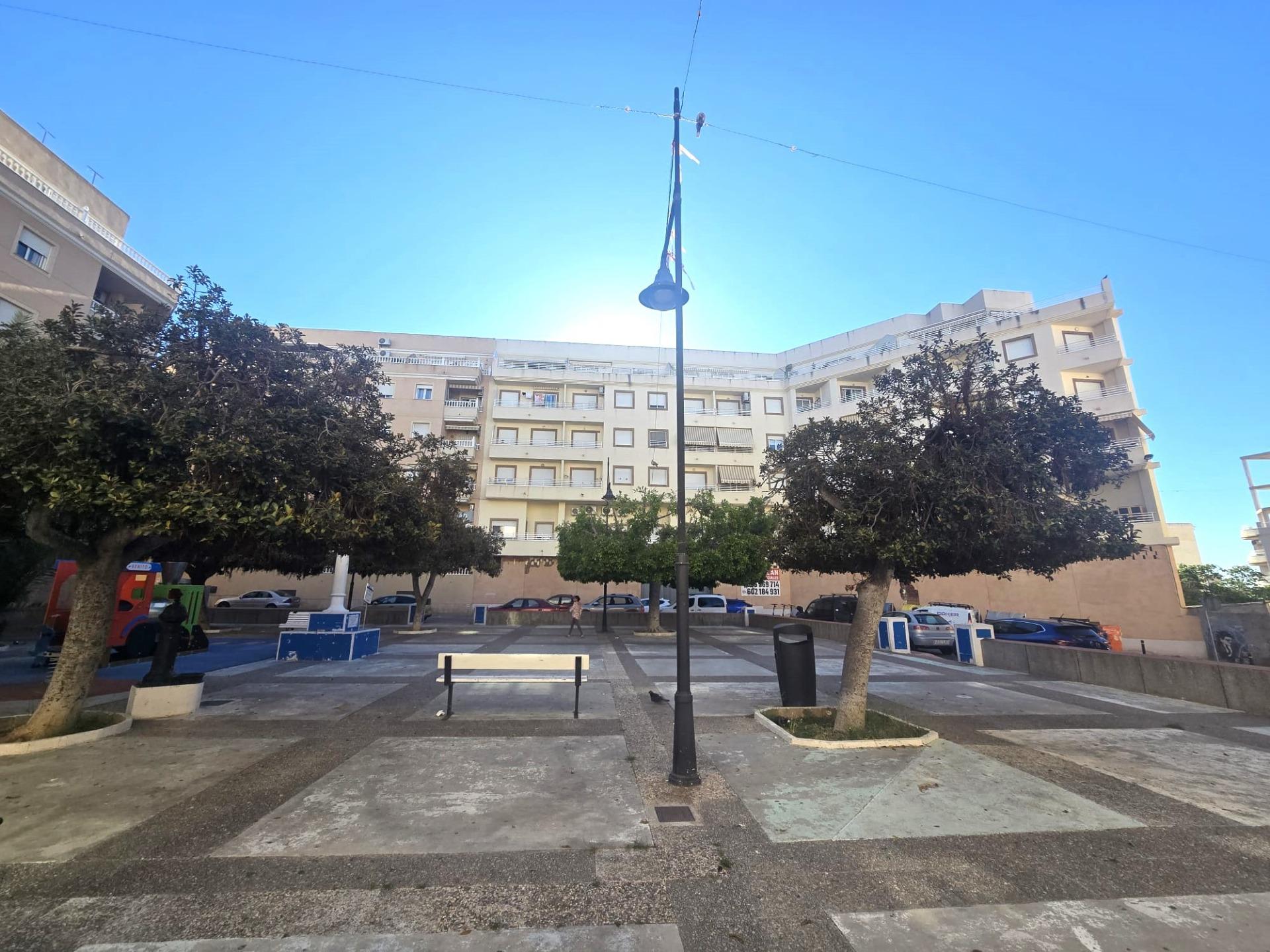 For sale - 2 Bedroom 2 Bathroom Apartment in Torrevieja - Centro  - Alicante