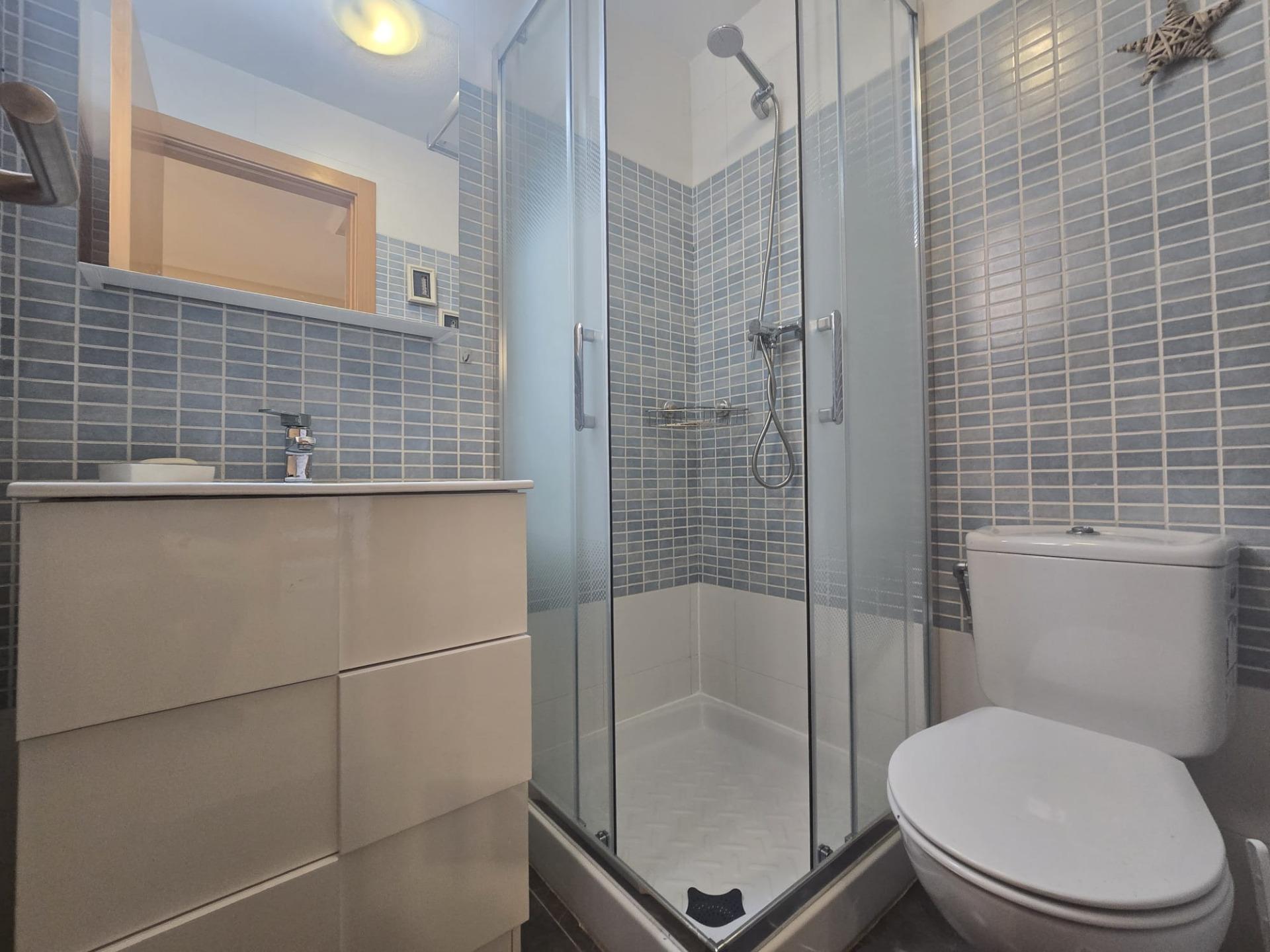 For sale - 2 Bedroom 2 Bathroom Apartment in Torrevieja - Centro  - Alicante