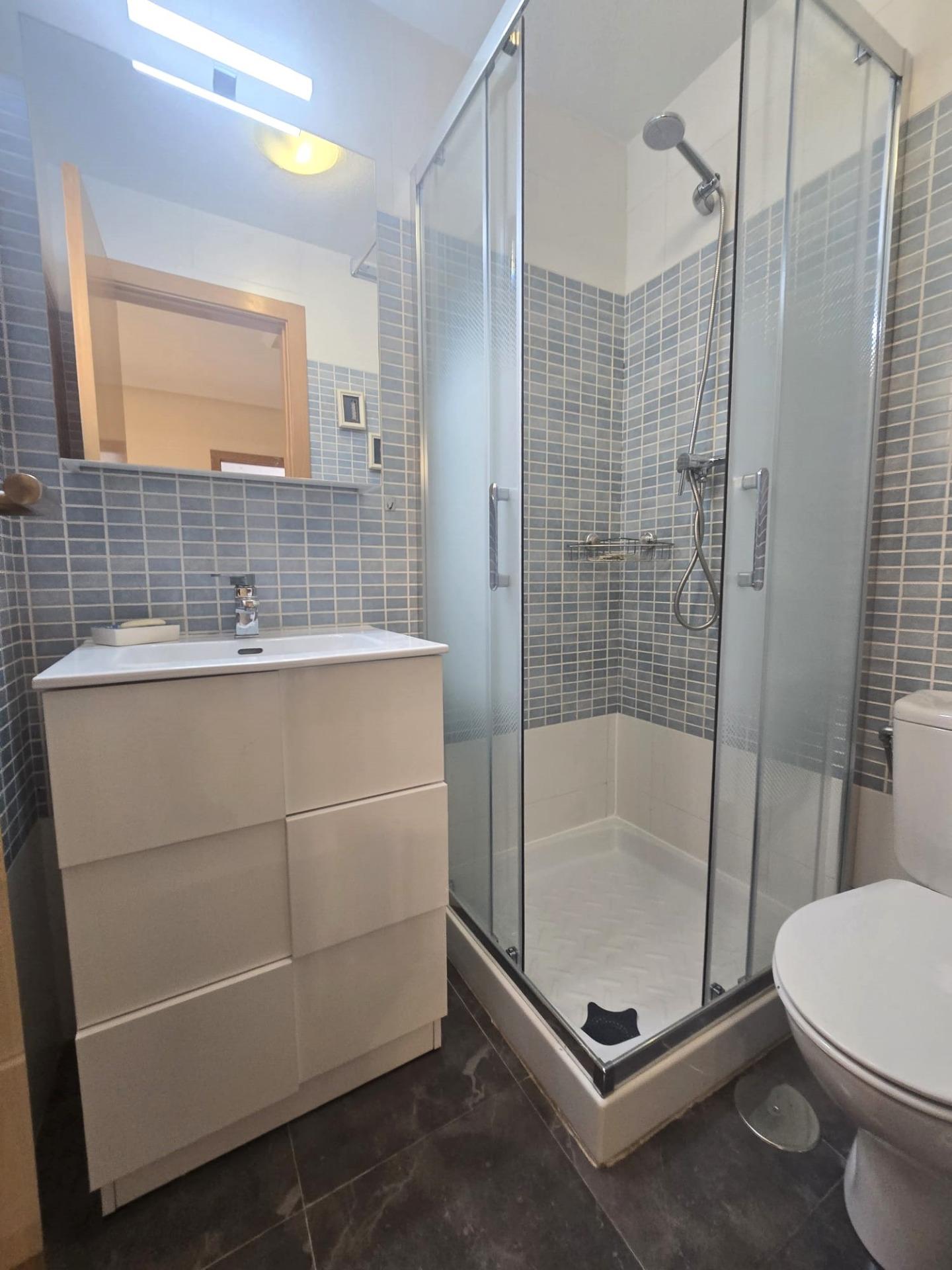 For sale - 2 Bedroom 2 Bathroom Apartment in Torrevieja - Centro  - Alicante