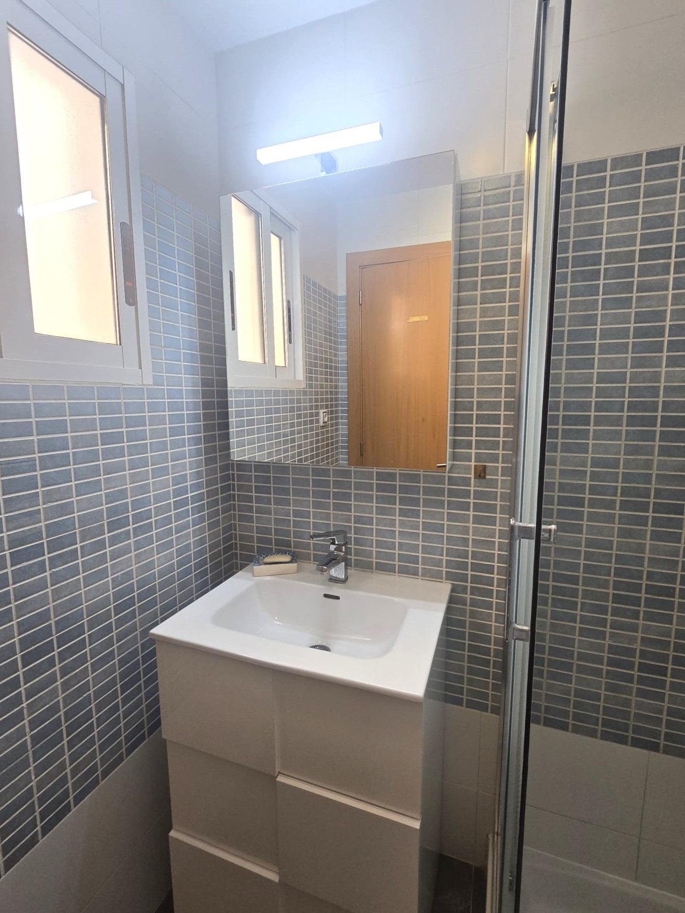 For sale - 2 Bedroom 2 Bathroom Apartment in Torrevieja - Centro  - Alicante