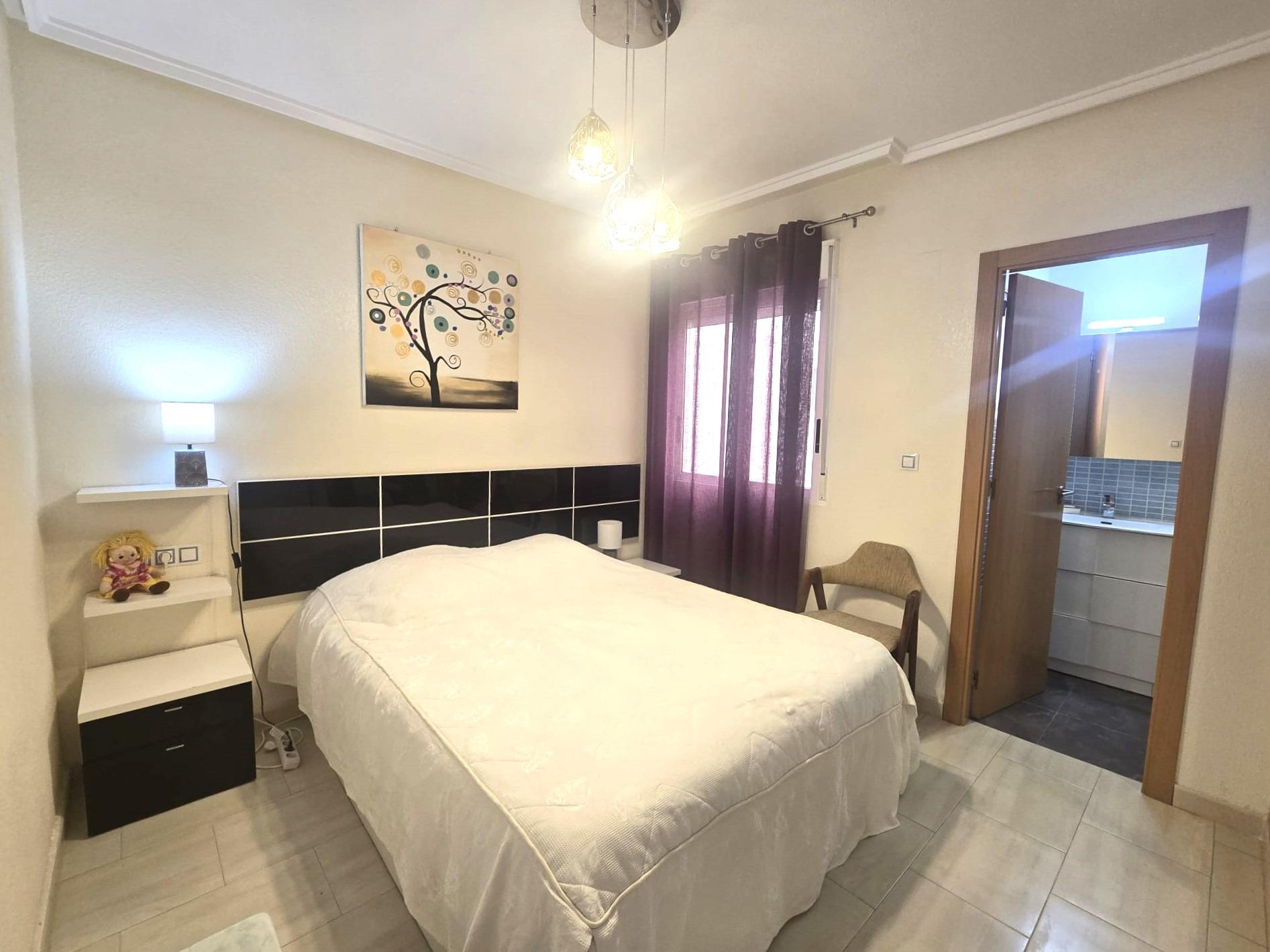 For sale - 2 Bedroom 2 Bathroom Apartment in Torrevieja - Centro  - Alicante