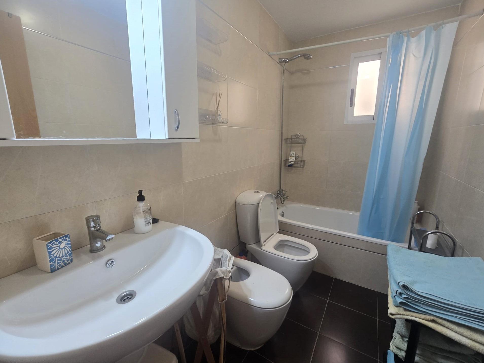For sale - 2 Bedroom 2 Bathroom Apartment in Torrevieja - Centro  - Alicante