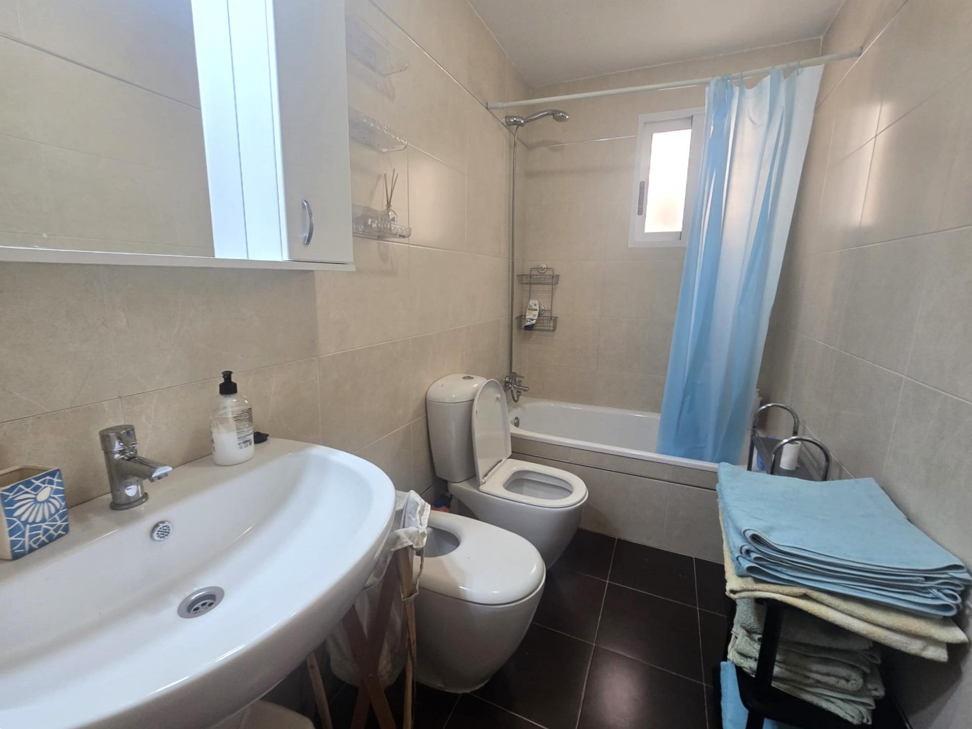 For sale - 2 Bedroom 2 Bathroom Apartment in Torrevieja - Centro  - Alicante