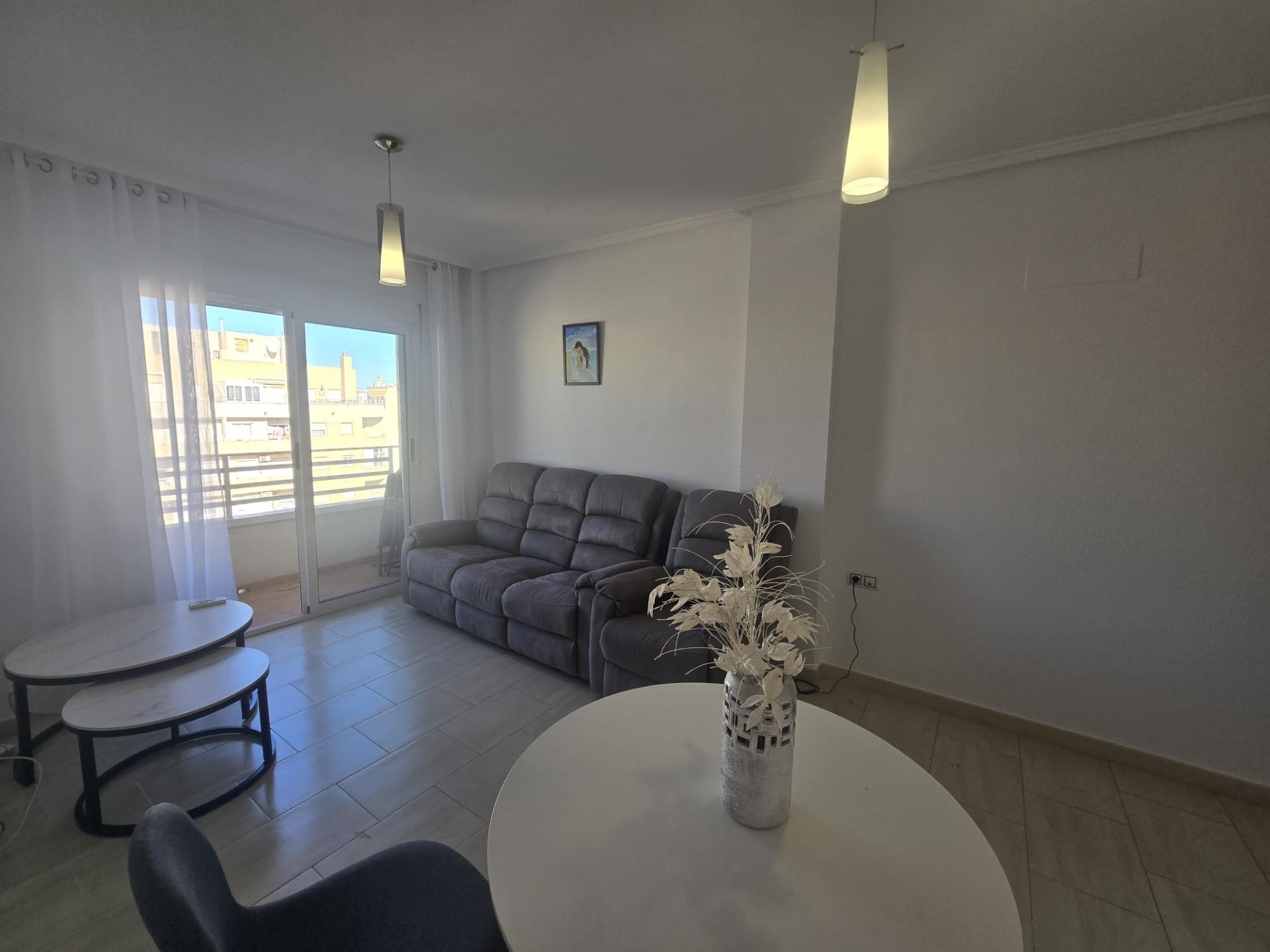 For sale - 2 Bedroom 2 Bathroom Apartment in Torrevieja - Centro  - Alicante