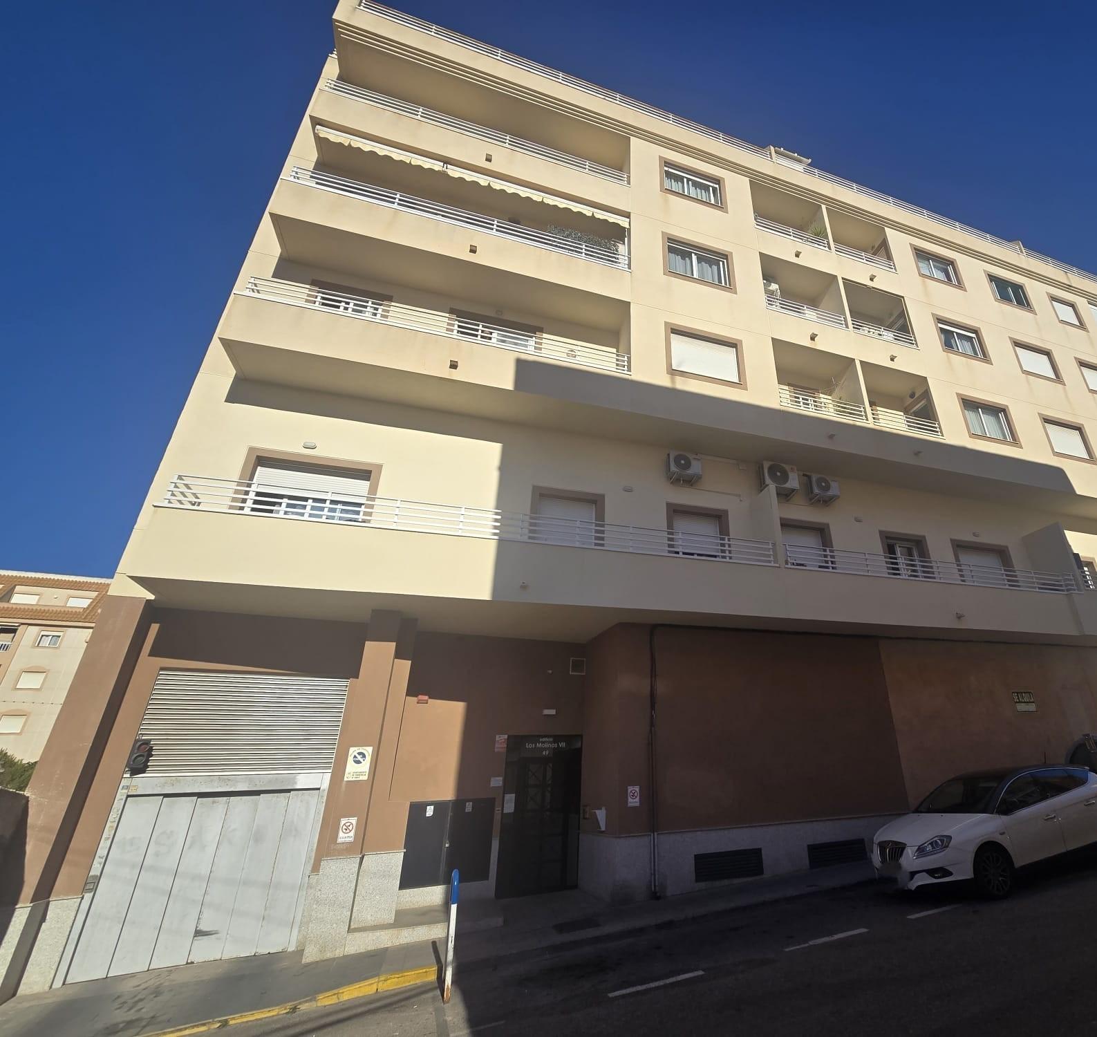 For sale - 2 Bedroom 2 Bathroom Apartment in Torrevieja - Centro  - Alicante