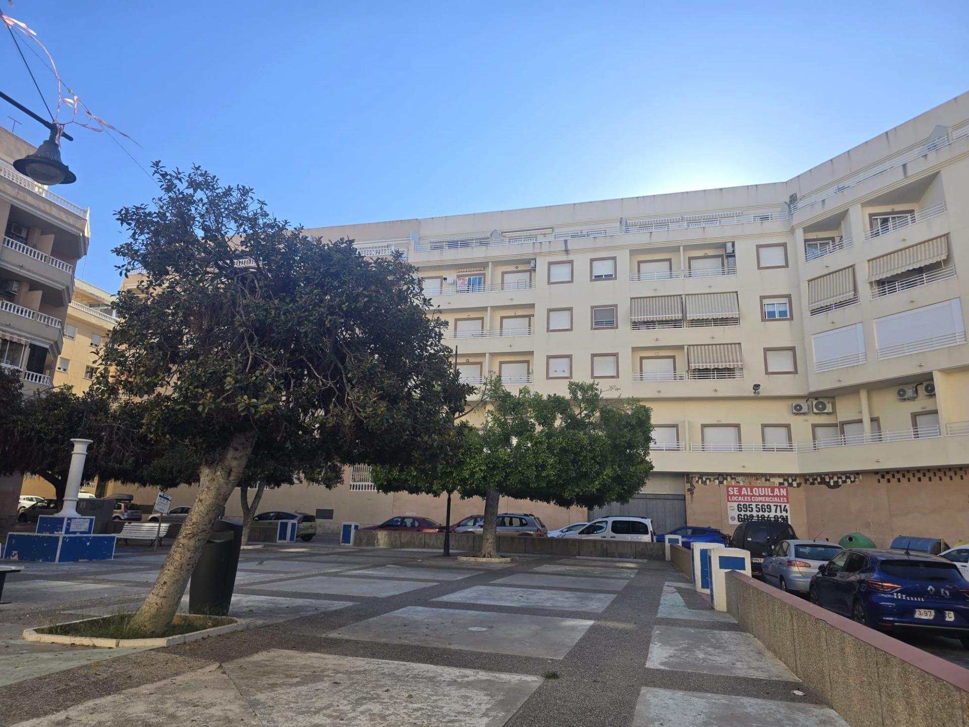 For sale - 2 Bedroom 2 Bathroom Apartment in Torrevieja - Centro  - Alicante