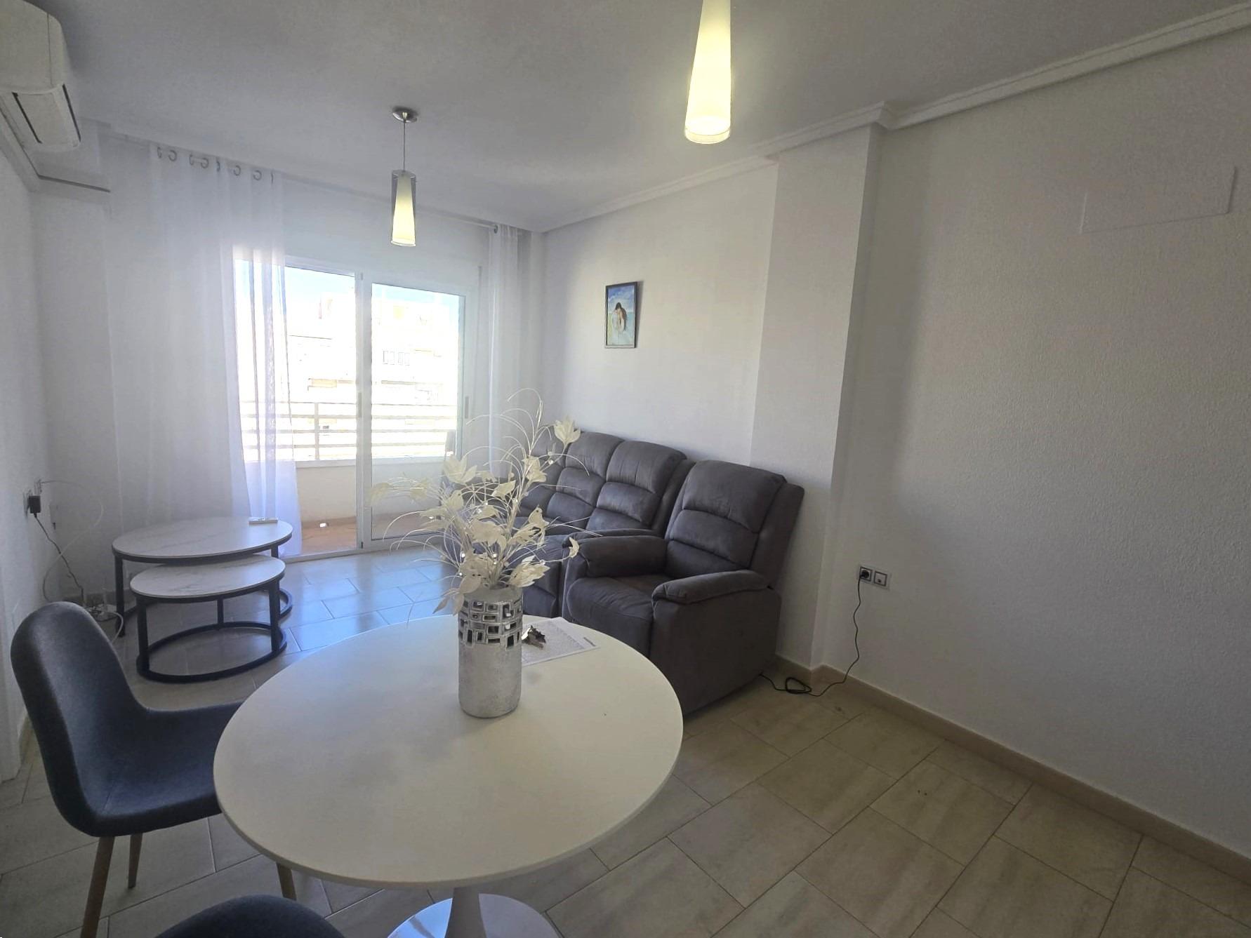 For sale - 2 Bedroom 2 Bathroom Apartment in Torrevieja - Centro  - Alicante