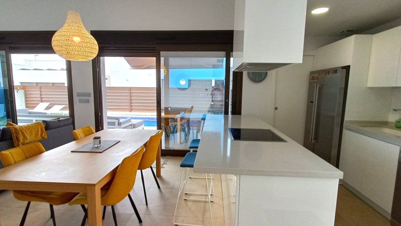 For sale - 3 Bedroom 2 Bathroom Villa in Vistabella Golf Entre Naranjos - Inland  - Alicante