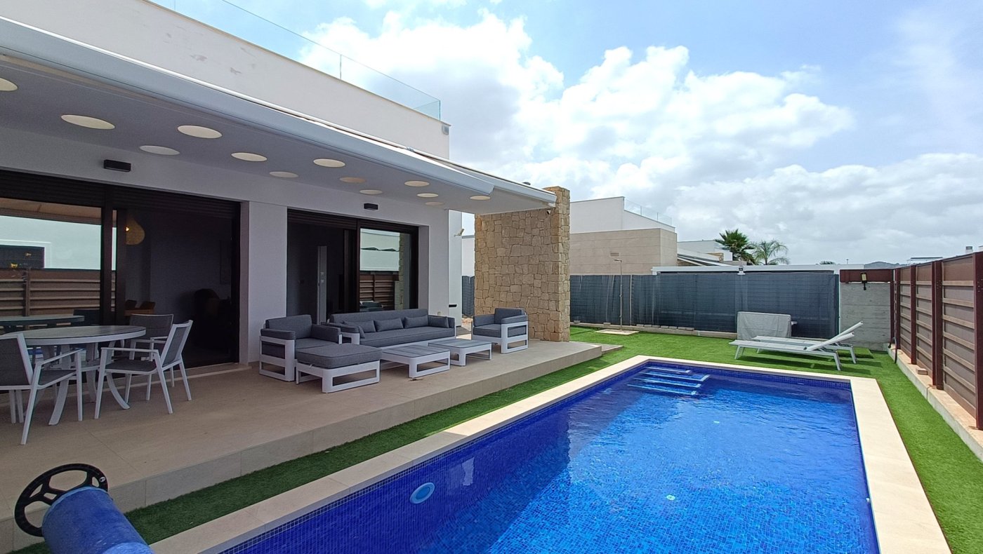 For sale - 3 Bedroom 2 Bathroom Villa in Vistabella Golf Entre Naranjos - Inland  - Alicante