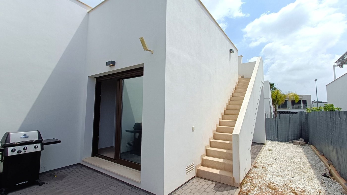 For sale - 3 Bedroom 2 Bathroom Villa in Vistabella Golf Entre Naranjos - Inland  - Alicante