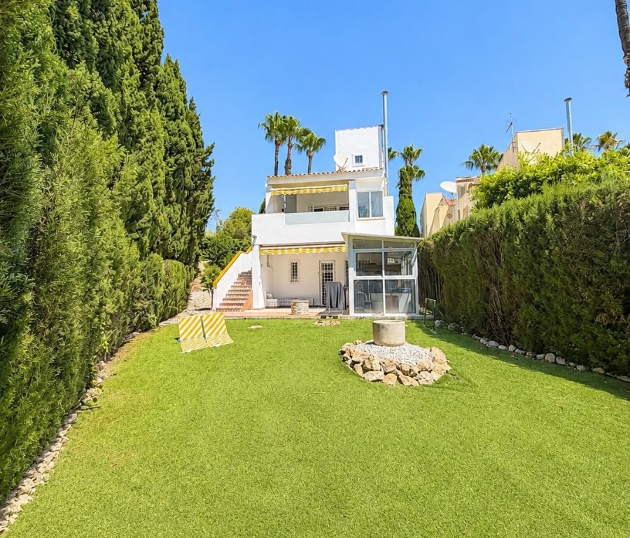 3 Bedroom 3 Bathroom Villa in Villamartin
