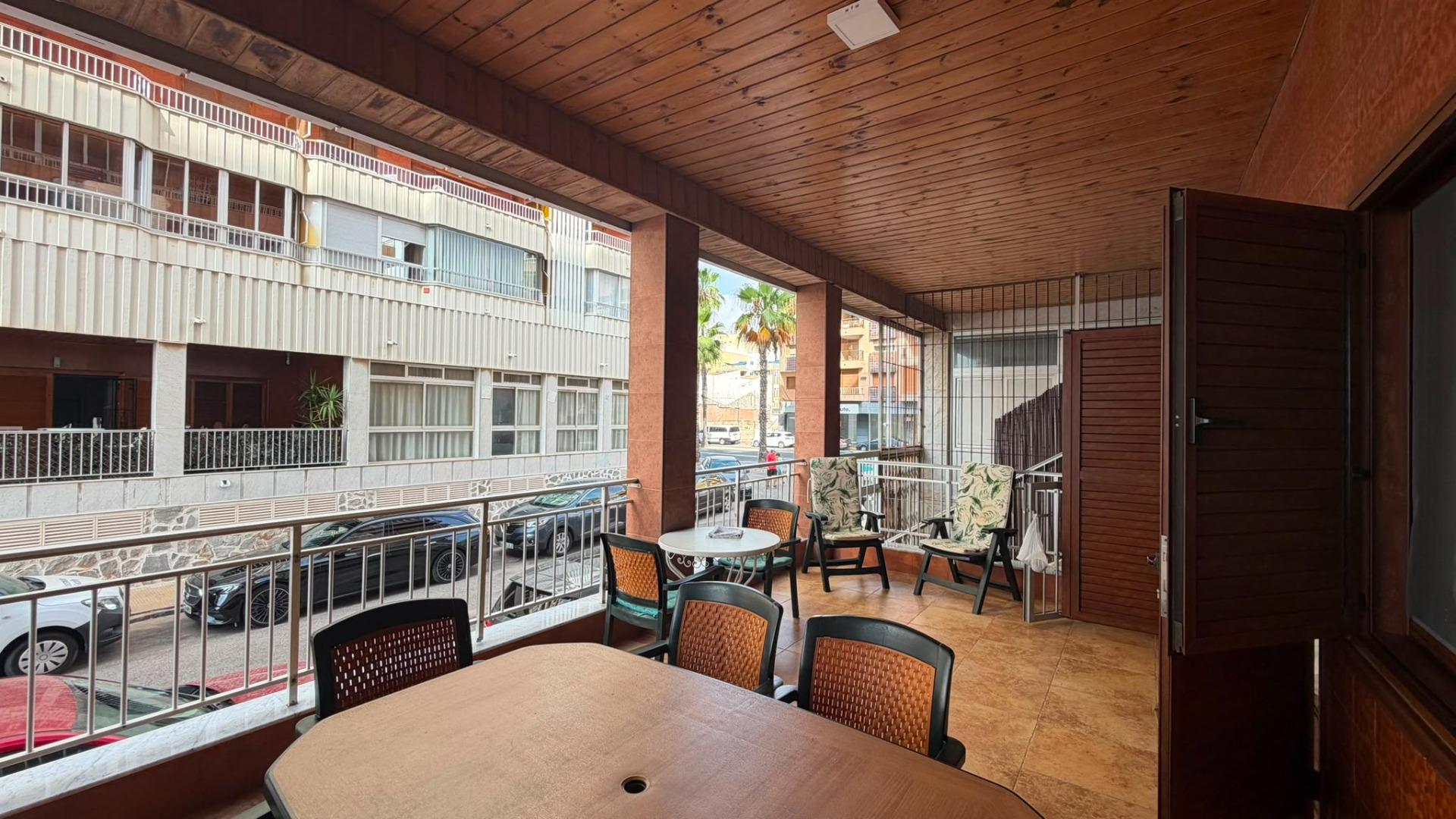For sale - 3 Bedroom 1 Bathroom Apartment in Torrevieja - Acequion  - Alicante