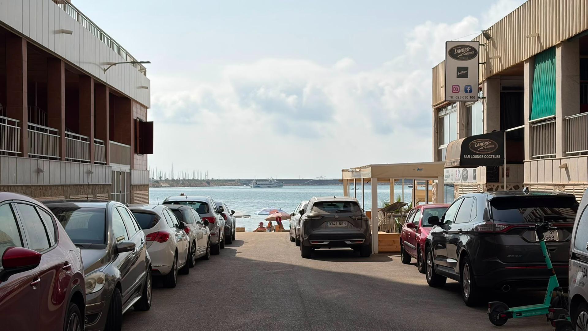 For sale - 3 Bedroom 1 Bathroom Apartment in Torrevieja - Acequion  - Alicante