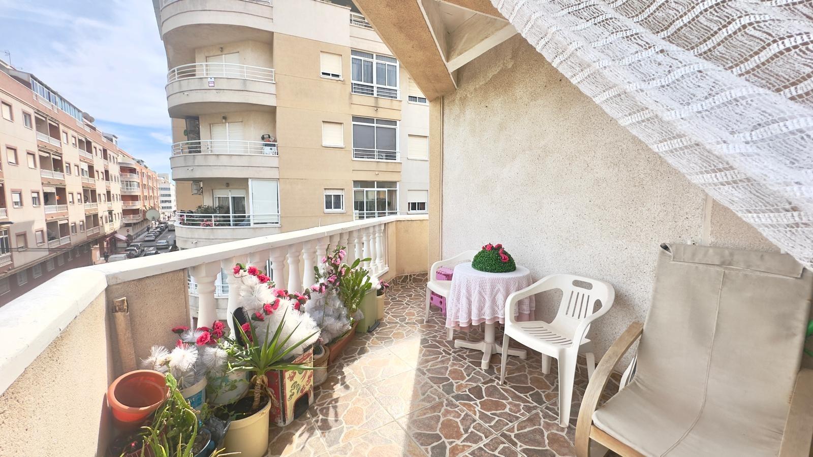 For sale - 2 Bedroom 1 Bathroom Penthouse in Torrevieja - Estacion De Autobuses  - Alicante