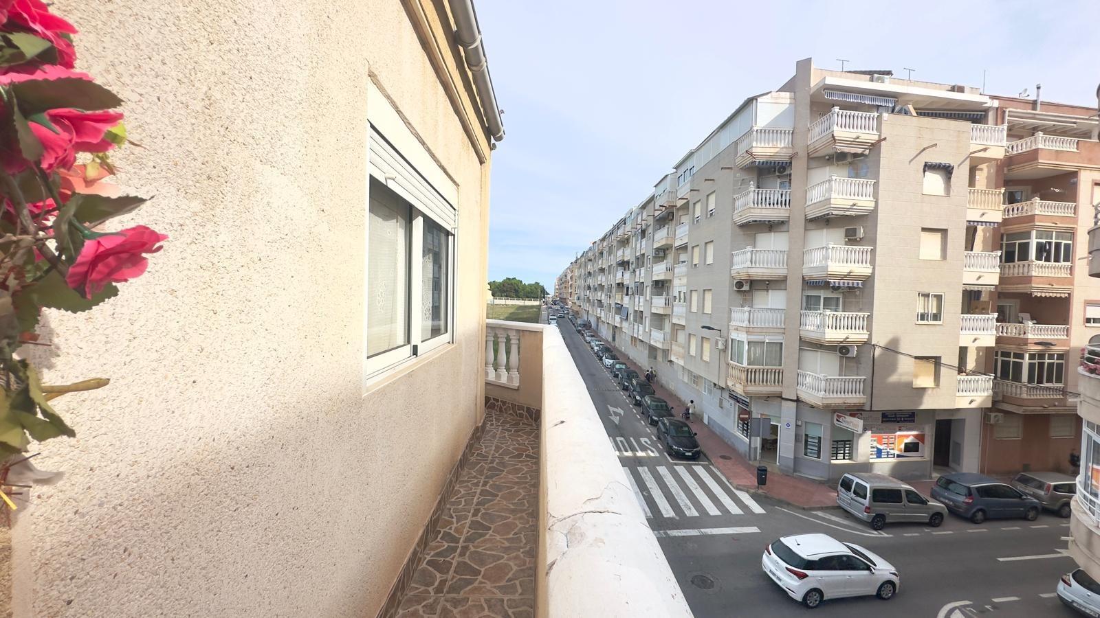 For sale - 2 Bedroom 1 Bathroom Penthouse in Torrevieja - Estacion De Autobuses  - Alicante