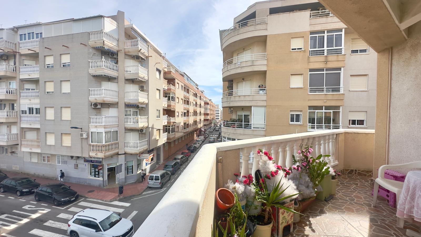 For sale - 2 Bedroom 1 Bathroom Penthouse in Torrevieja - Estacion De Autobuses  - Alicante