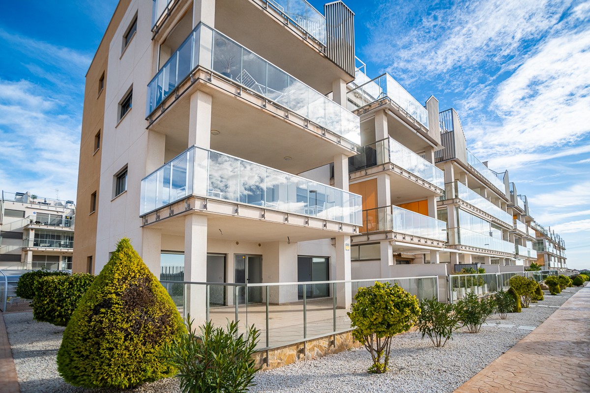 For sale - 3 Bedroom 2 Bathroom Apartment in Orihuela Costa - Costa Blanca  - Alicante