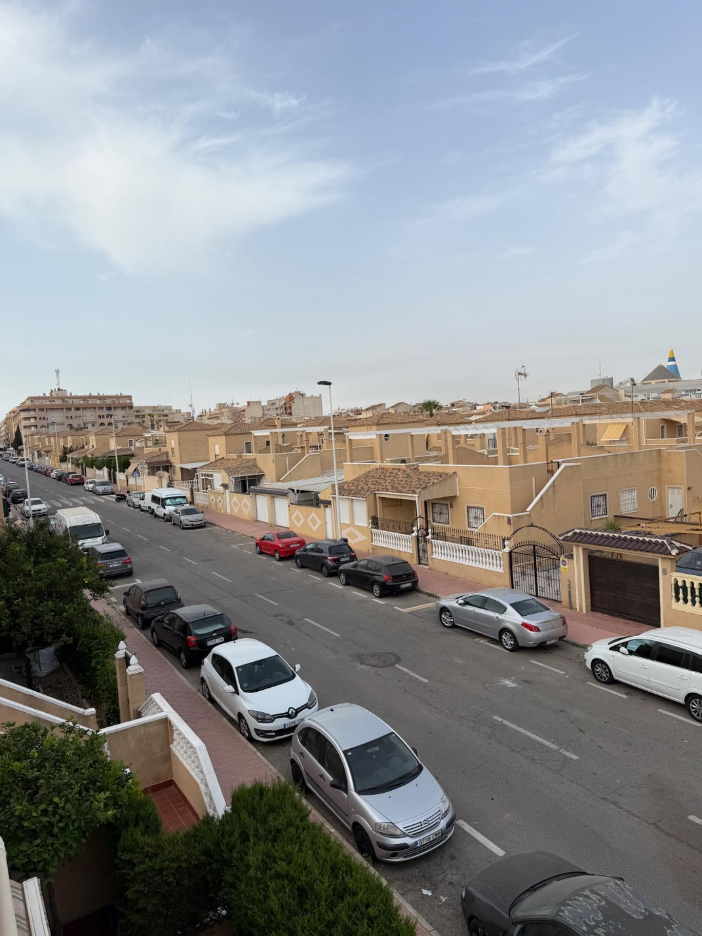 For sale - 2 Bedroom 1 Bathroom Apartment in Torrevieja - Centro  - Alicante