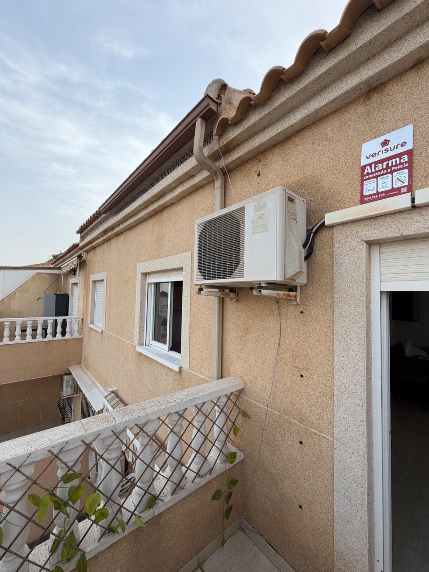For sale - 2 Bedroom 1 Bathroom Apartment in Torrevieja - Centro  - Alicante