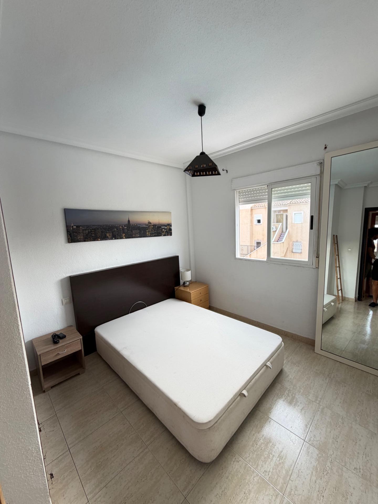 For sale - 2 Bedroom 1 Bathroom Apartment in Torrevieja - Centro  - Alicante