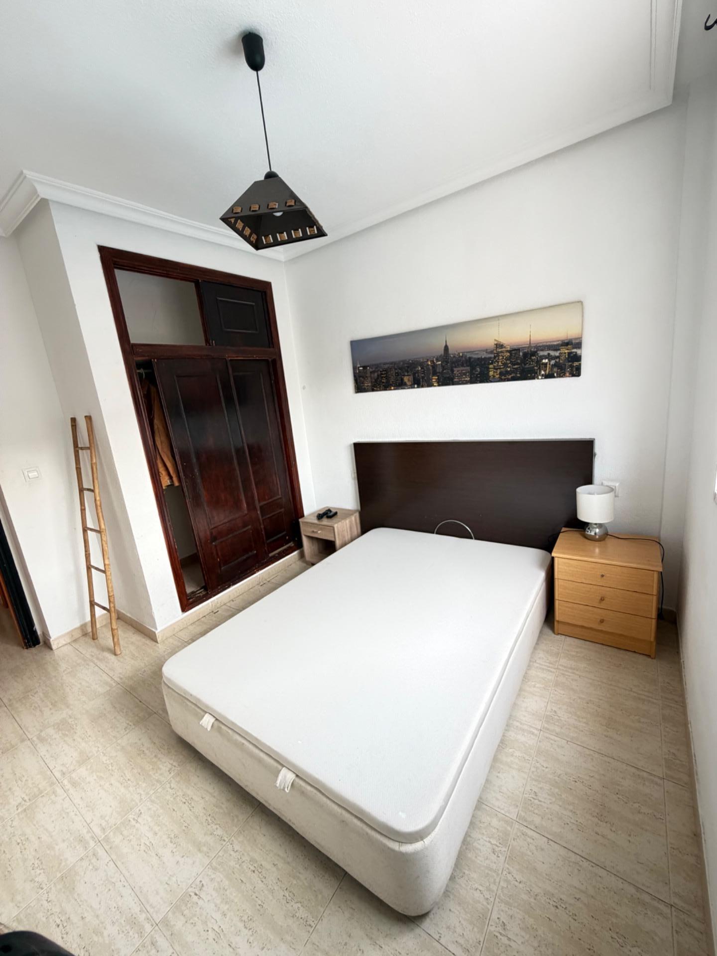 For sale - 2 Bedroom 1 Bathroom Apartment in Torrevieja - Centro  - Alicante