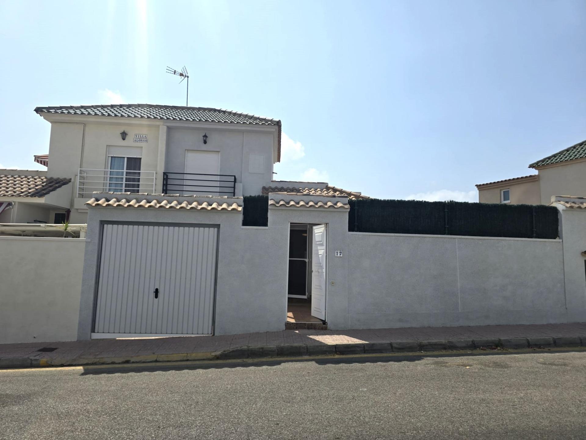 For sale - 3 Bedroom 1 Bathroom Town House in Torrevieja - Los Altos  - Alicante