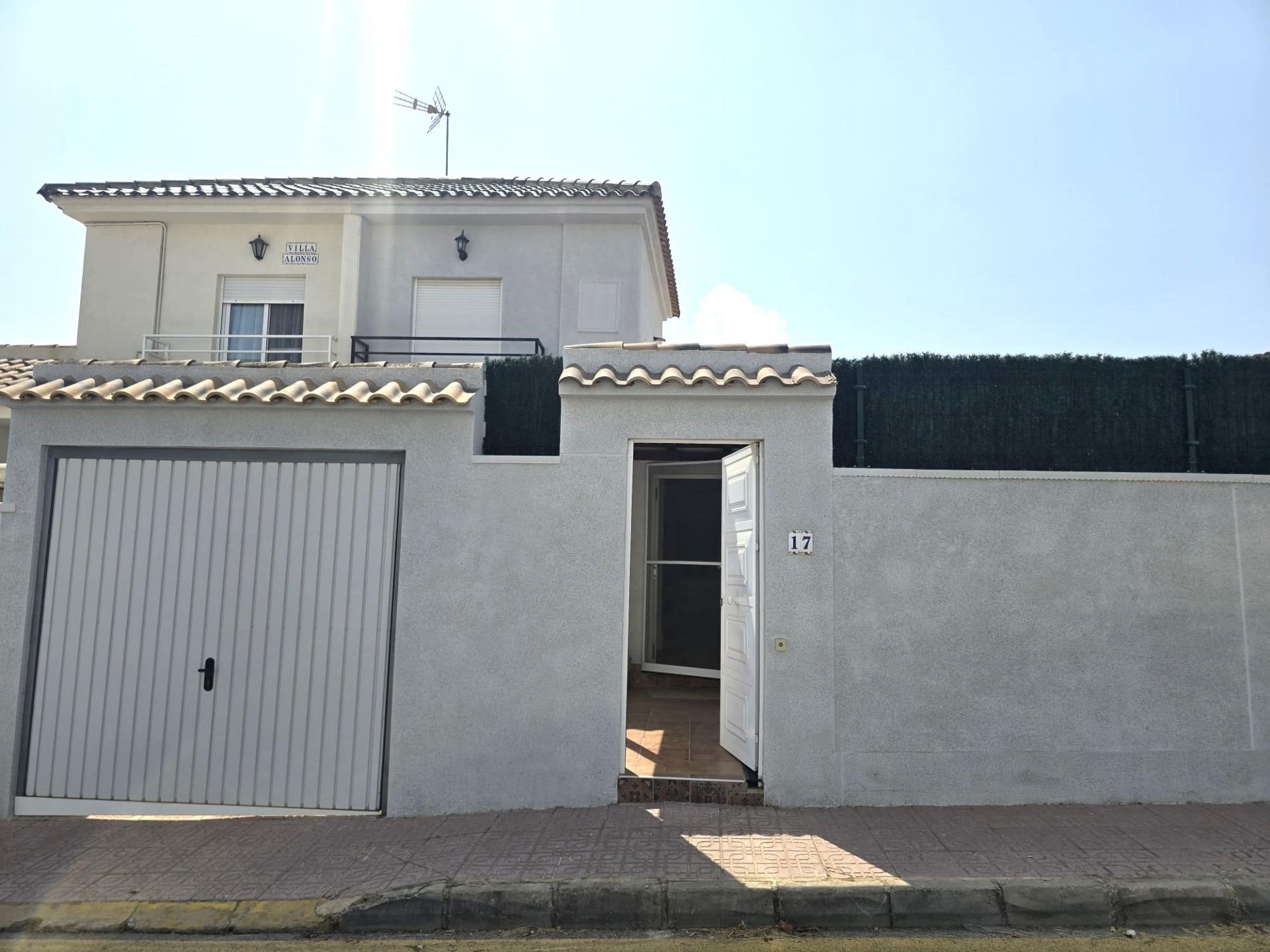 For sale - 3 Bedroom 1 Bathroom Town House in Torrevieja - Los Altos  - Alicante