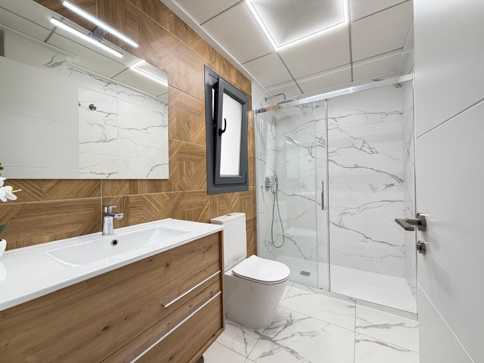 For sale - 2 Bedroom 2 Bathroom Apartment in Torrevieja - Estacion De Autobuses  - Alicante