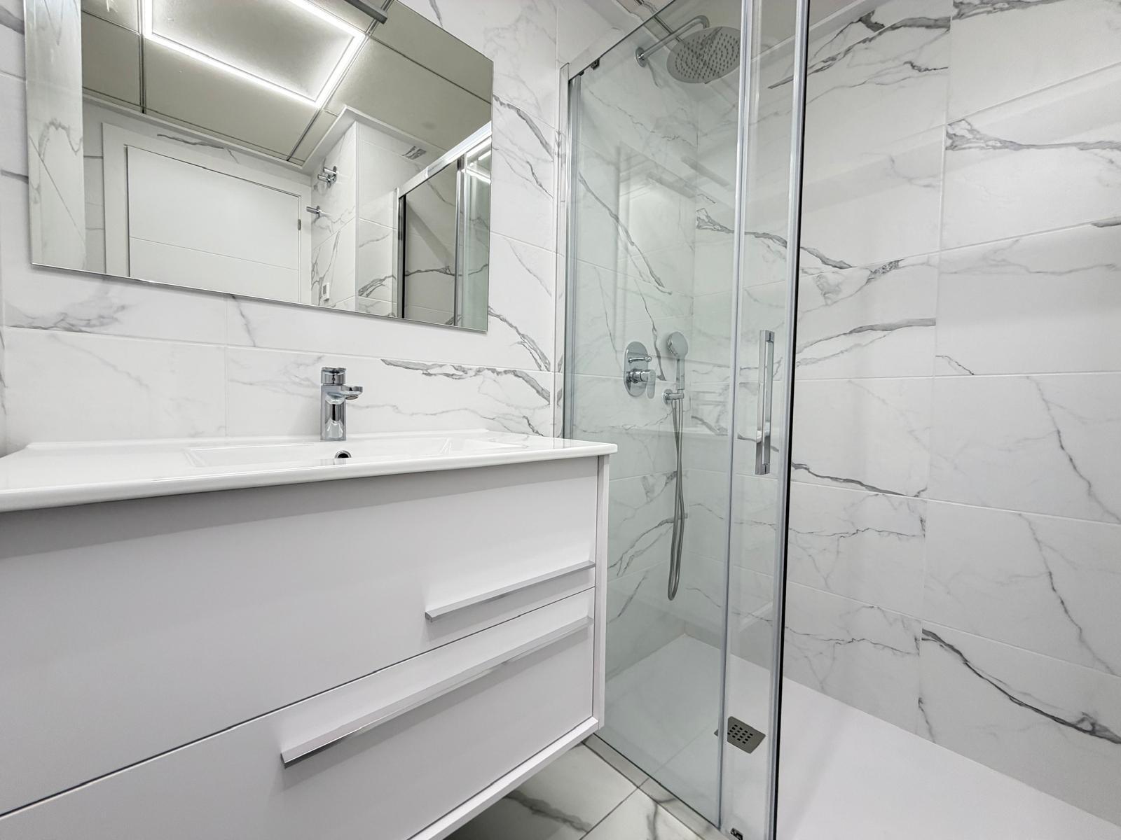 For sale - 2 Bedroom 2 Bathroom Apartment in Torrevieja - Estacion De Autobuses  - Alicante