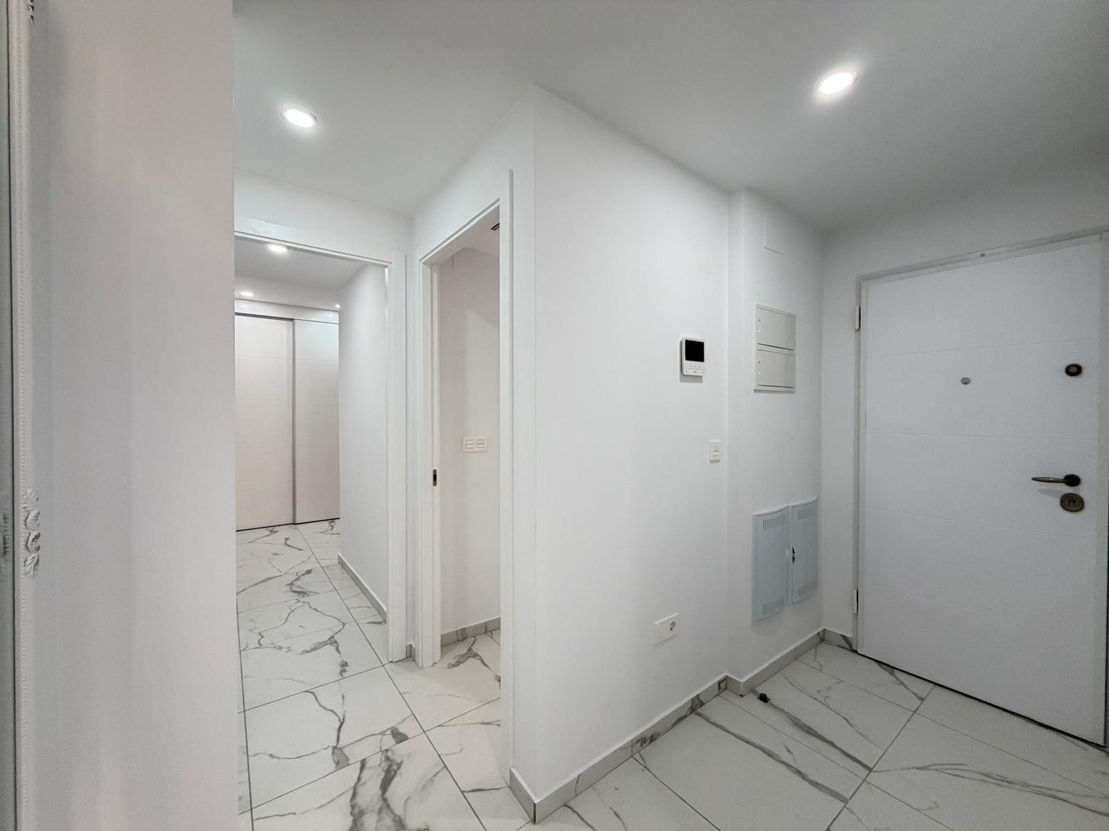 For sale - 2 Bedroom 2 Bathroom Apartment in Torrevieja - Estacion De Autobuses  - Alicante