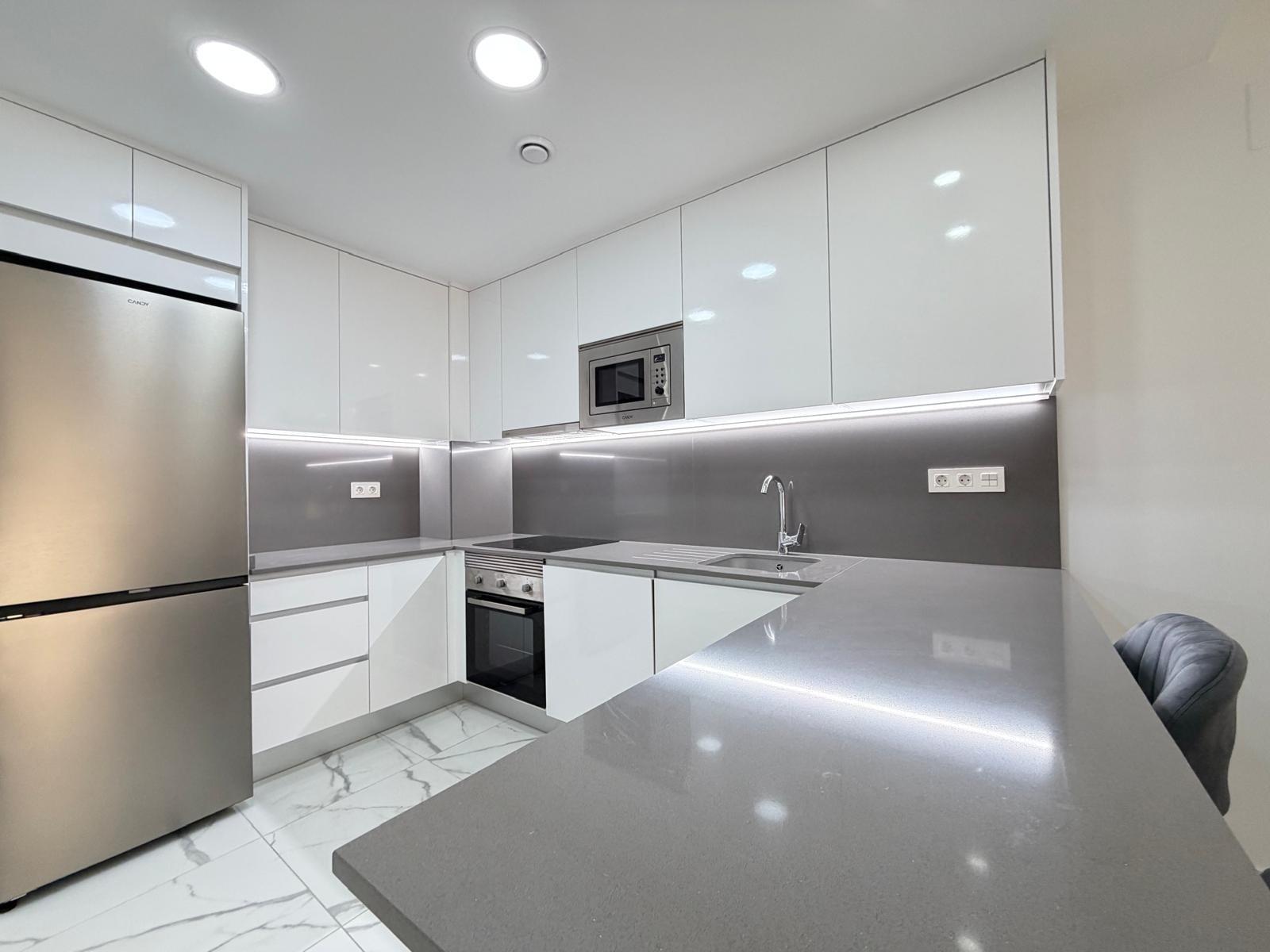 For sale - 2 Bedroom 2 Bathroom Apartment in Torrevieja - Estacion De Autobuses  - Alicante