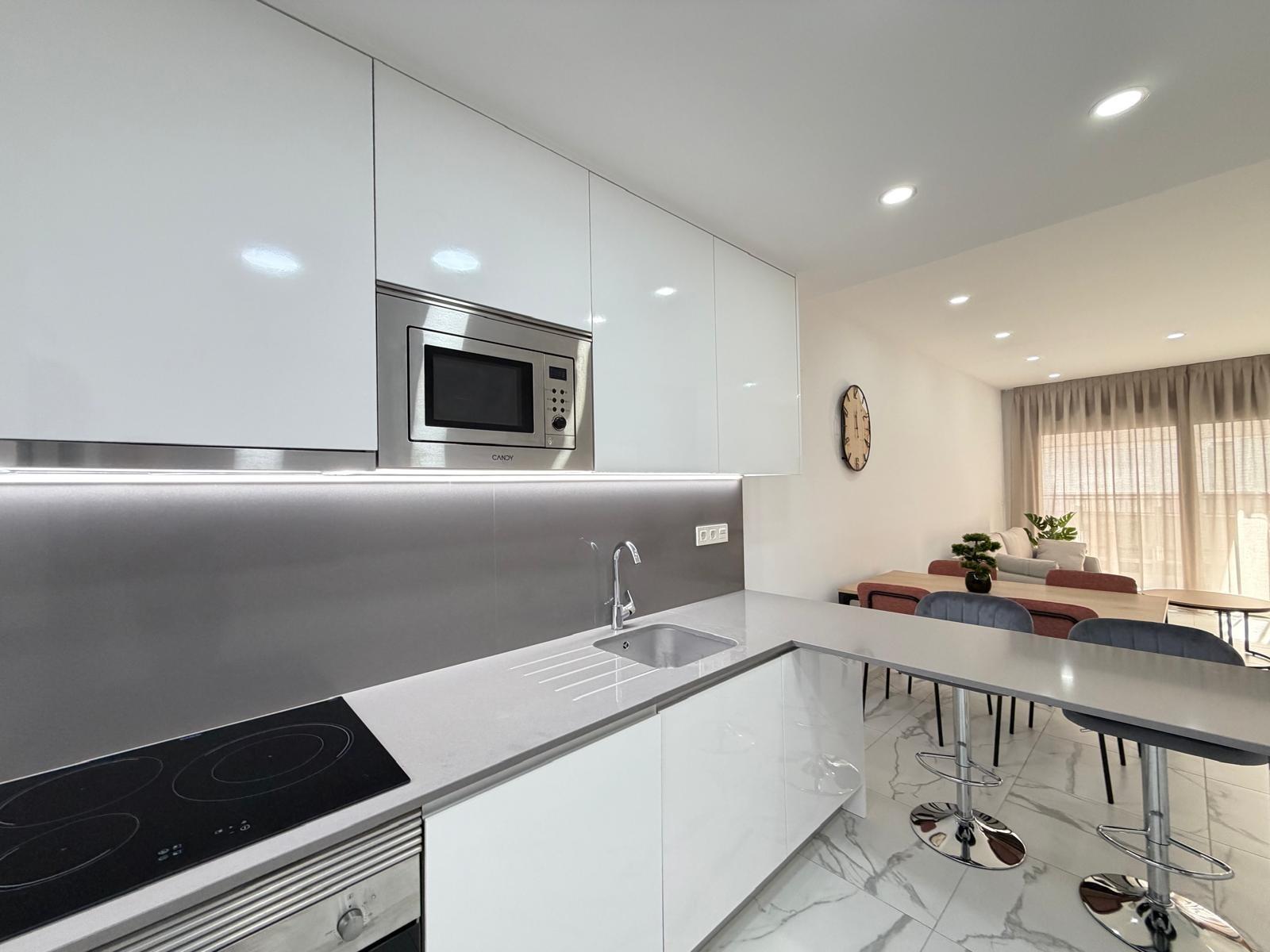 For sale - 2 Bedroom 2 Bathroom Apartment in Torrevieja - Estacion De Autobuses  - Alicante