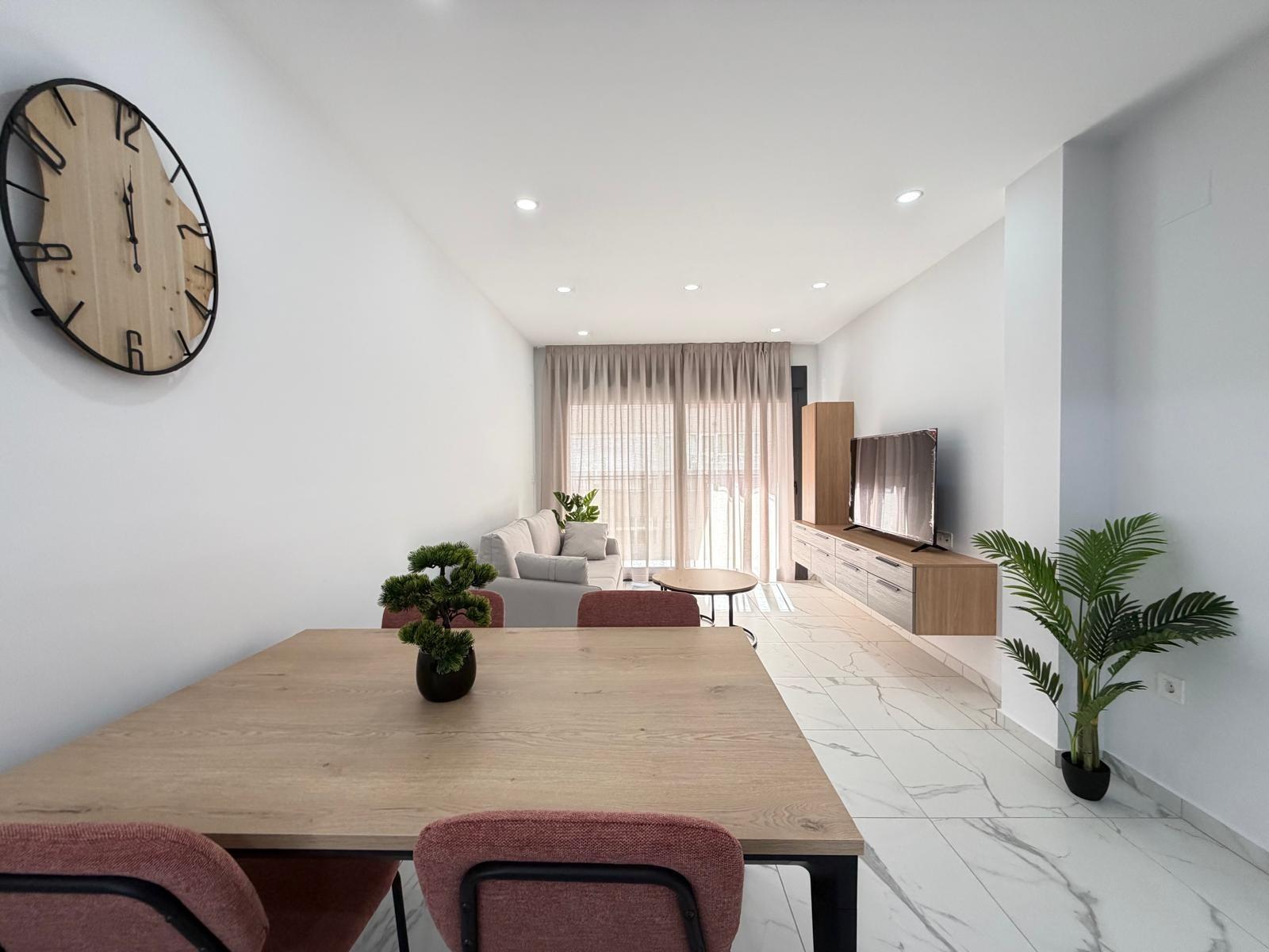 For sale - 2 Bedroom 2 Bathroom Apartment in Torrevieja - Estacion De Autobuses  - Alicante