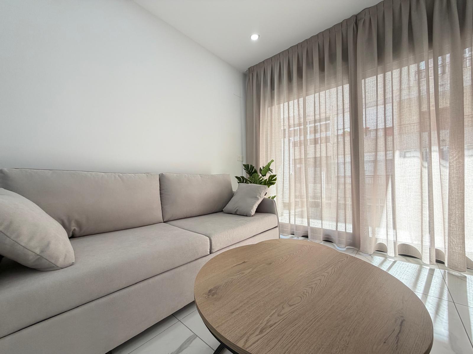 For sale - 2 Bedroom 2 Bathroom Apartment in Torrevieja - Estacion De Autobuses  - Alicante