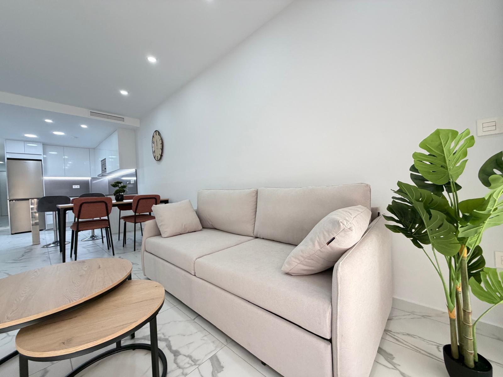 For sale - 2 Bedroom 2 Bathroom Apartment in Torrevieja - Estacion De Autobuses  - Alicante