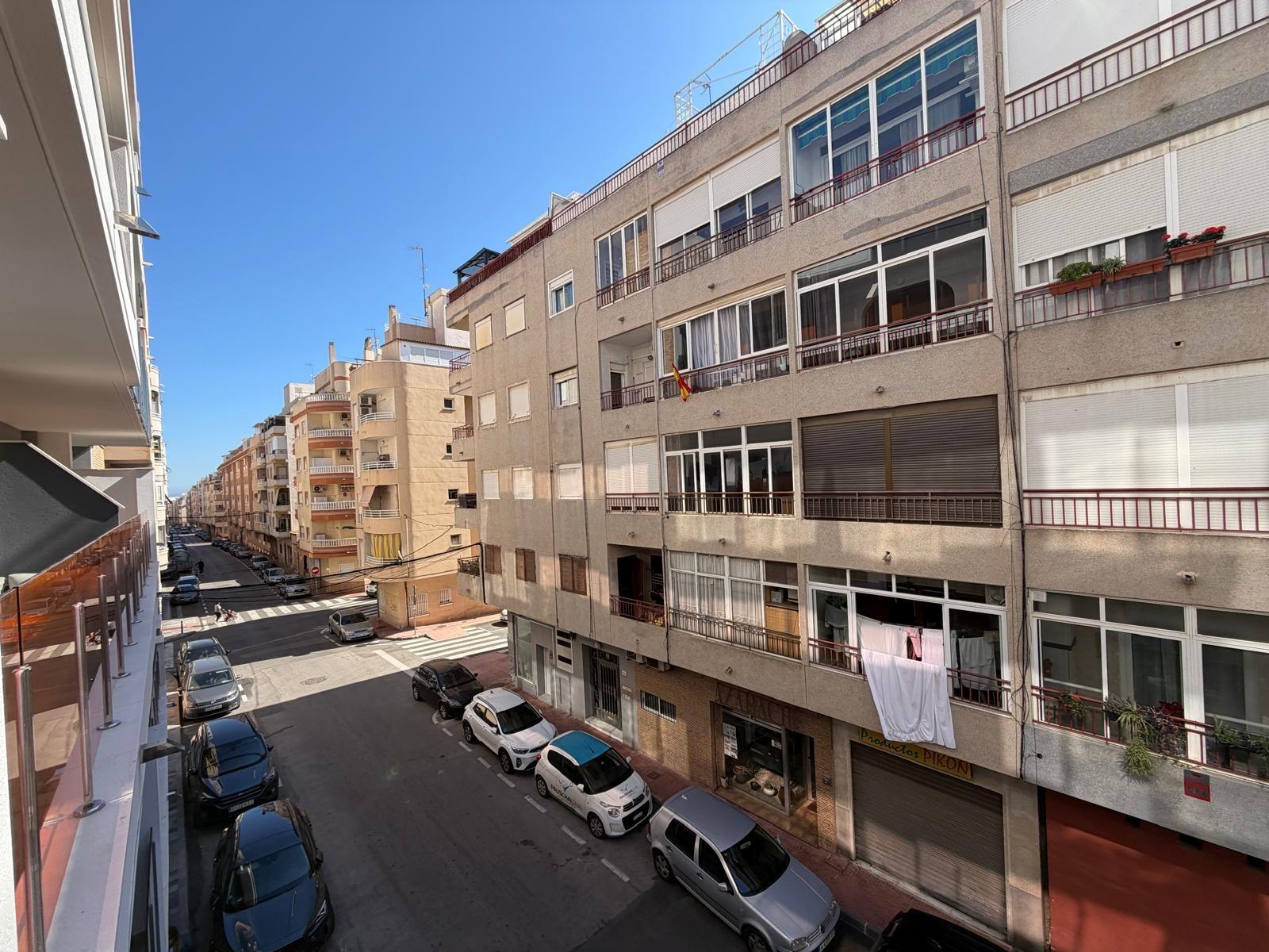 For sale - 2 Bedroom 2 Bathroom Apartment in Torrevieja - Estacion De Autobuses  - Alicante