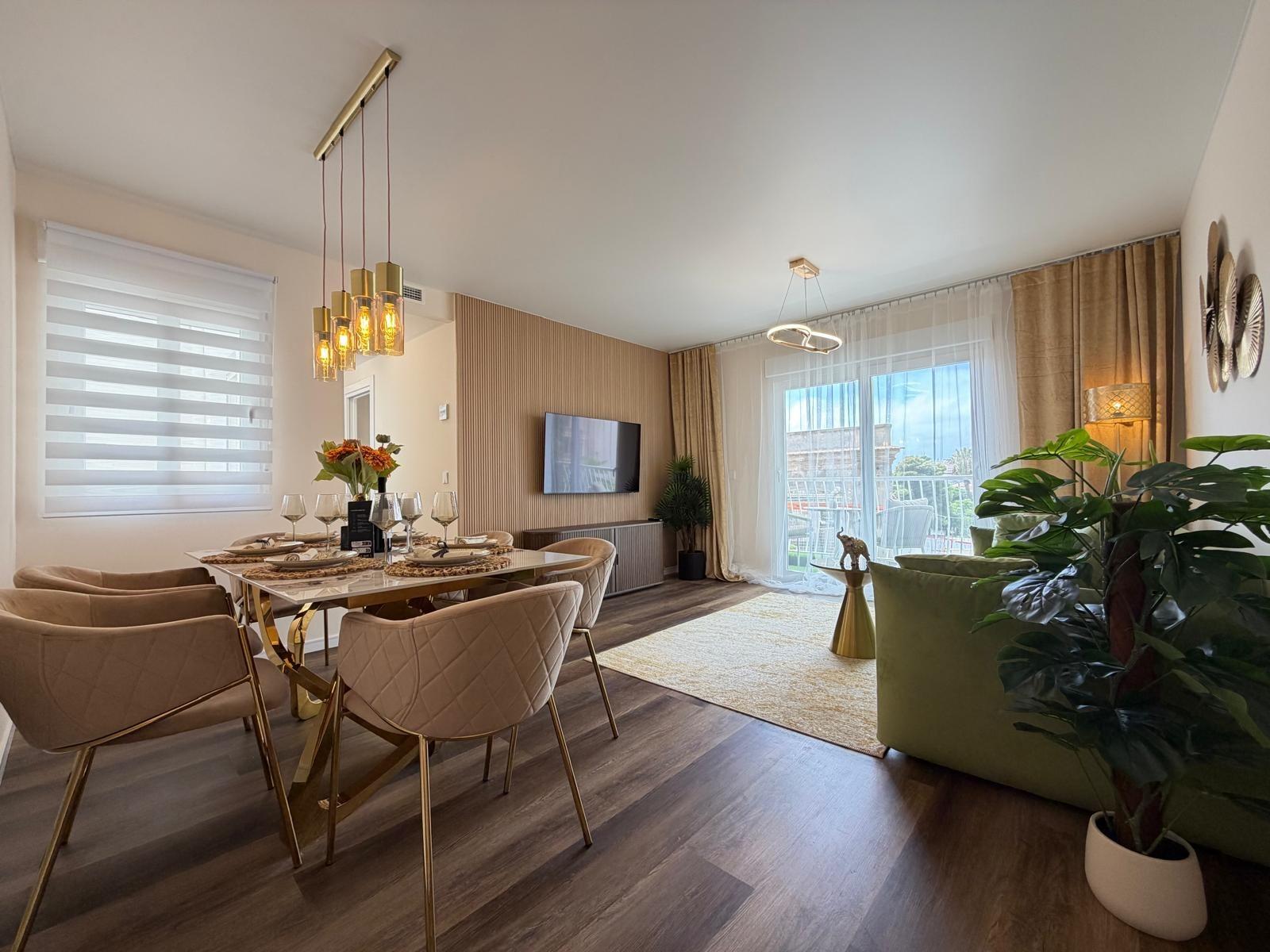 For sale - 3 Bedroom 2 Bathroom Apartment in Torrevieja - Torrevieja  - Alicante