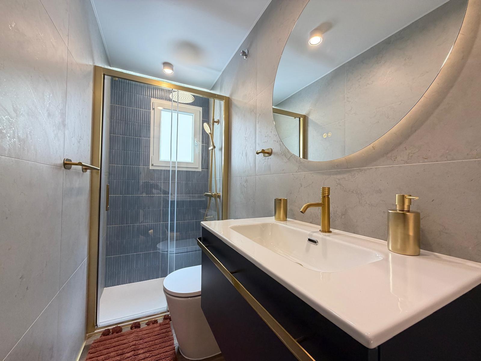 For sale - 3 Bedroom 2 Bathroom Apartment in Torrevieja - Torrevieja  - Alicante