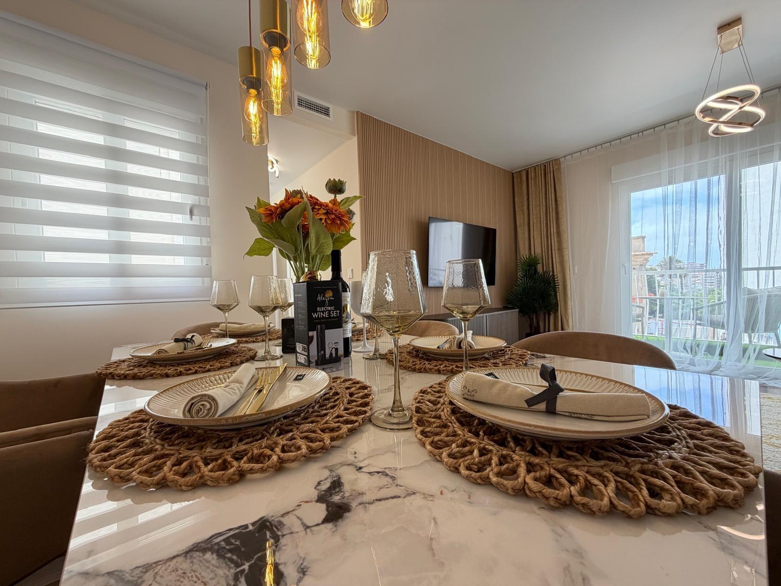 For sale - 3 Bedroom 2 Bathroom Apartment in Torrevieja - Torrevieja  - Alicante