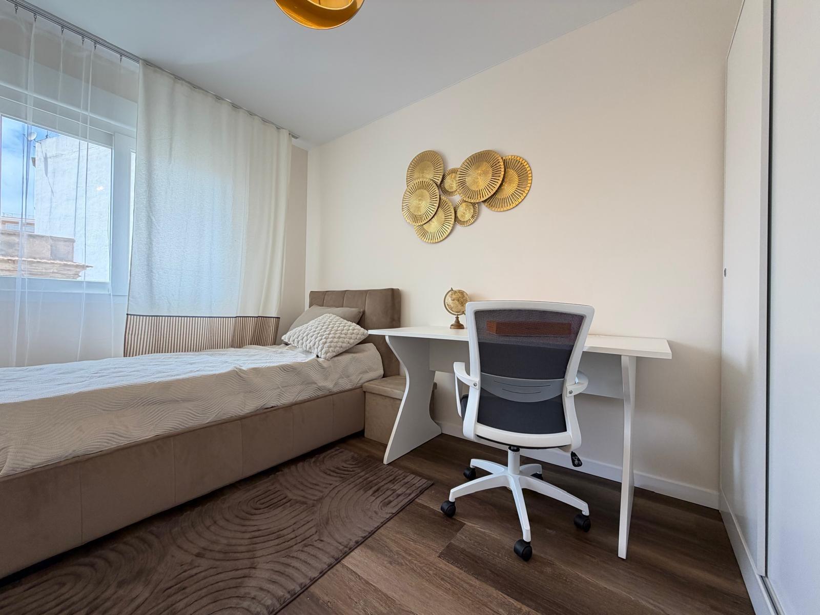 For sale - 3 Bedroom 2 Bathroom Apartment in Torrevieja - Torrevieja  - Alicante