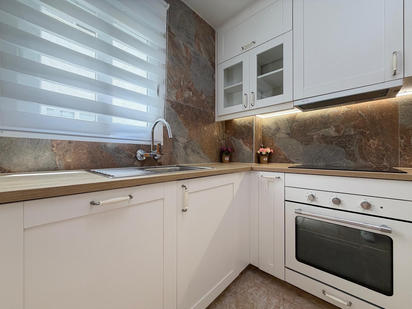 For sale - 3 Bedroom 2 Bathroom Apartment in Torrevieja - Torrevieja  - Alicante