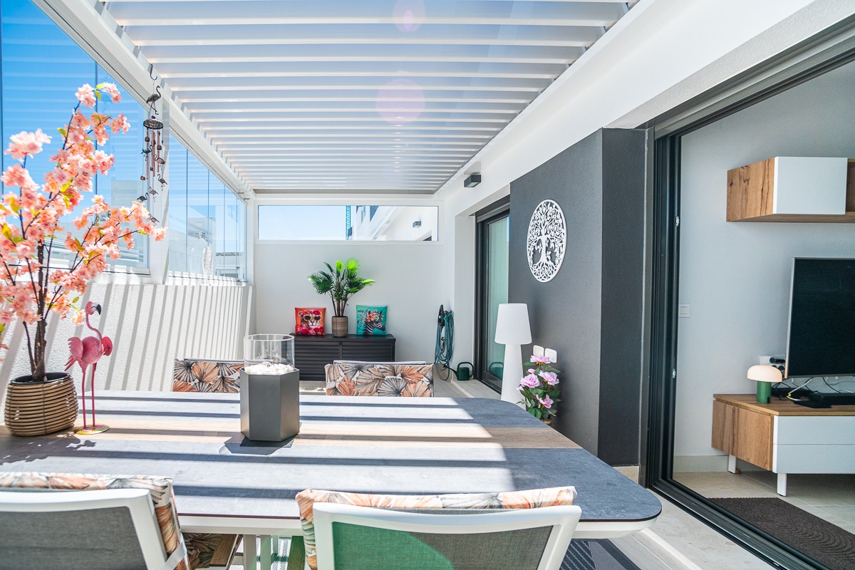 For sale - 3 Bedroom 3 Bathroom Apartment in Torrevieja - Costa Blanca  - Alicante
