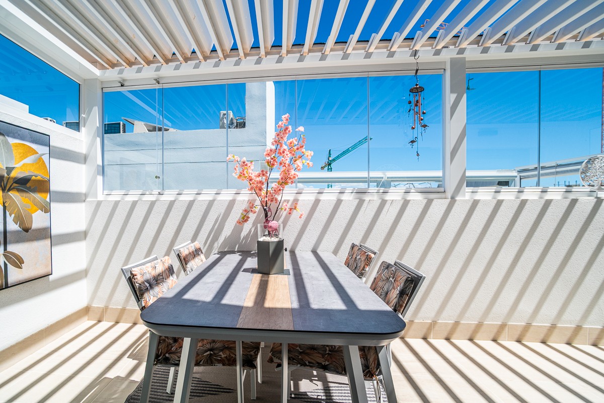For sale - 3 Bedroom 3 Bathroom Apartment in Torrevieja - Costa Blanca  - Alicante