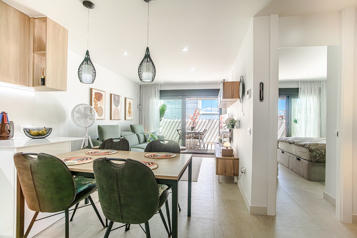 For sale - 3 Bedroom 3 Bathroom Apartment in Torrevieja - Costa Blanca  - Alicante