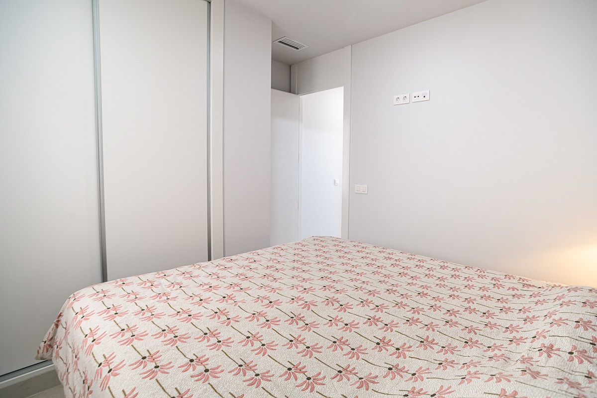 For sale - 3 Bedroom 3 Bathroom Apartment in Torrevieja - Costa Blanca  - Alicante
